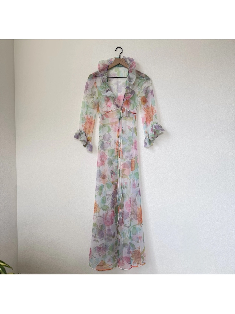 Vanity Fair Peignoir Sz 34 Long Sheer Nightgown Pastel Floral Ruffle Sleeve Vtg